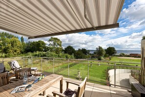 Unclassified image, 2 of 35, button