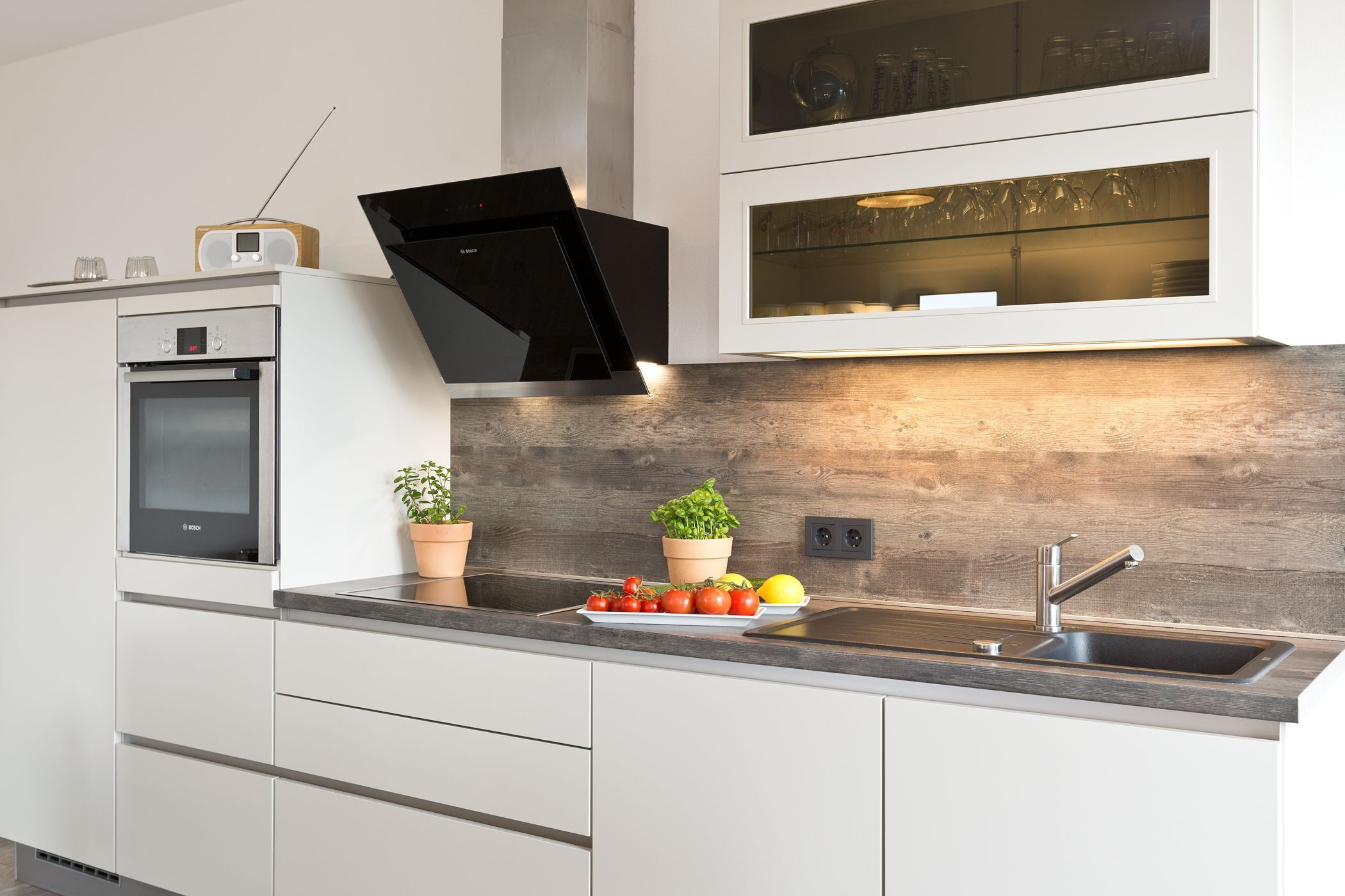 冷蔵庫、電子レンジ、オーブン、食器洗い機