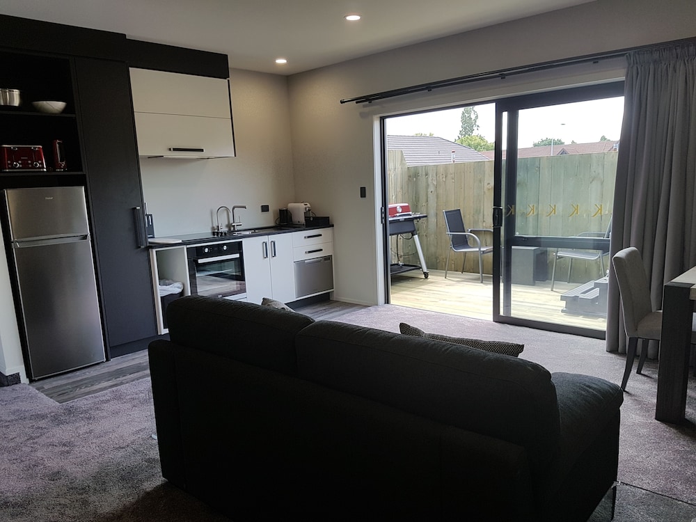 Sport of Kings Motel by null