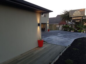 Property entrance - Kings On Peace (Rotorua)