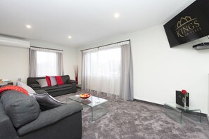 Superior Apartment, 2 Bedrooms | Living area | Flat-screen TV - Kings On Peace (Rotorua)