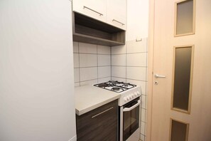 Køleskab, ovn, kogeplade, kaffe-/temaskine