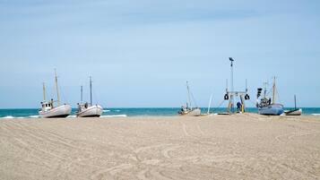 Una spiaggia nelle vicinanze