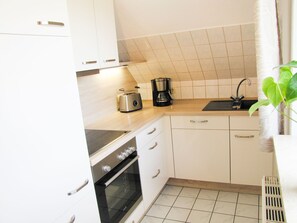 Frigorifero, microonde, forno, lavastoviglie