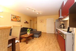 Unclassified image, 3 of 21, button