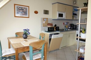 Réfrigérateur, micro-ondes, four, lave-vaisselle