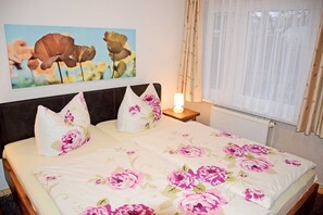 1 bedroom, travel crib, WiFi, bed sheets