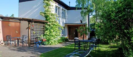 تناول الطعام بالخارج