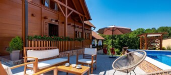 4 bedroom amazing home in Velika Buna