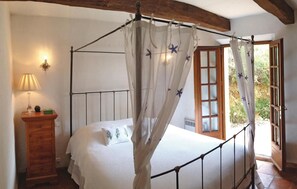 4 bedrooms, travel cot, free WiFi, bed sheets - Gorgeous home in Montauroux, Var (Montauroux, Var)