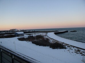 Unclassified image, 5 of 44, button