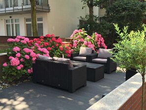 Unclassified image, 3 of 44, button