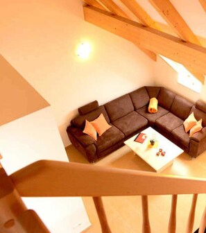 Unclassified image, 4 of 10, button - Vacation apartment 1 - 55 sqm (2-4 persons), balcony - Weichaer Hof FBS Sonja Fritsch (Weißenberg)