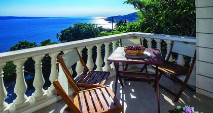 6 huonetta Majoitus Omis