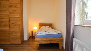 2 bedrooms, travel crib, WiFi, bed sheets