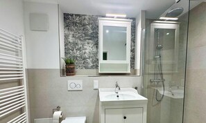 Shower, hair dryer, towels - Rolandseck II, Whg. 01 - A touch of sea view - RO II 01 (Heringsdorf)