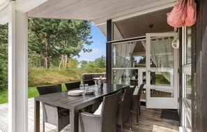 Outdoor dining - Stunning home in Knebel with sauna (Knebel)