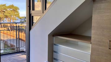 2 chambres, coffres-forts dans les chambres, Wi-Fi, draps fournis