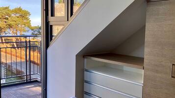 2 bedrooms, in-room safe, WiFi, bed sheets