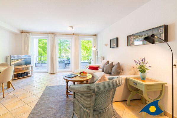 Unclassified image, 1 of 28, button