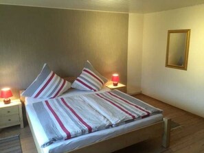 2 habitaciones, cuna de viaje, wifi y ropa de cama