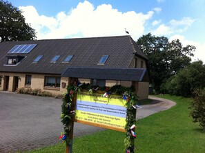 Exterior - Large apartment 1 - Falkenhagen: vacation apartments and canoe rental (Dörpstedt)