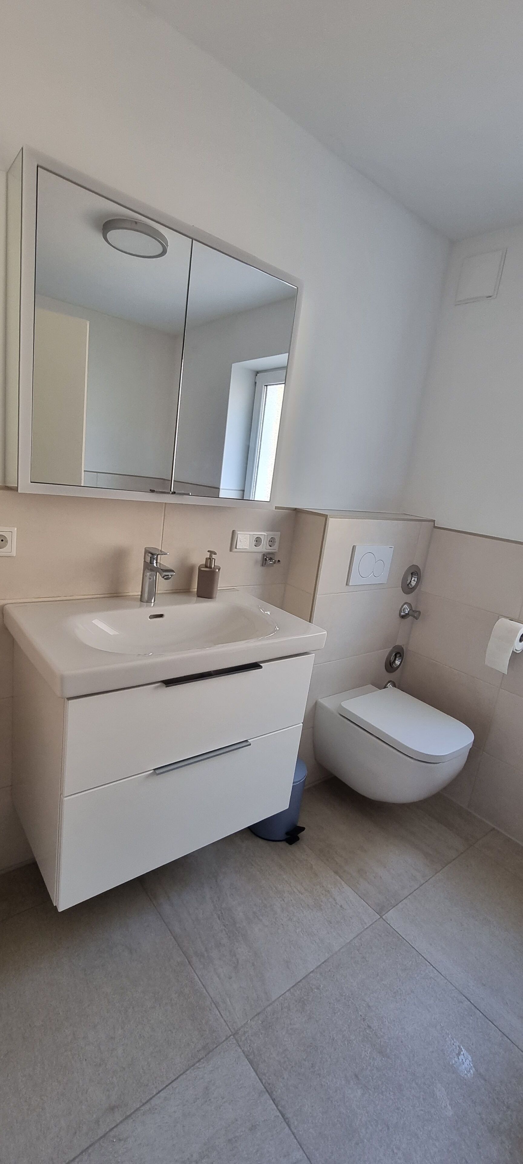 Ducha, secador de pelo, toallas