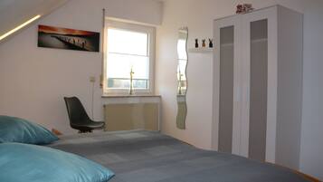 3 Schlafzimmer, Reisekinderbett, WLAN