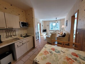 Unclassified image, 3 of 35, button