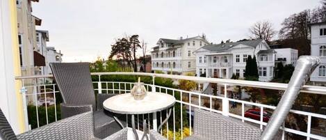 تناول الطعام بالخارج