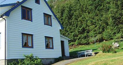 4 bedroom beautiful home in Sørbøvåg