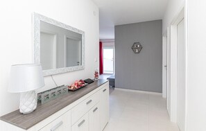 Interior - Awesome home in Kastel Stari (Kastel Stari)