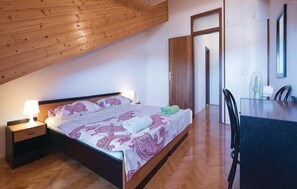 6 chambres, lit parapluie, Wi-Fi gratuit, draps fournis