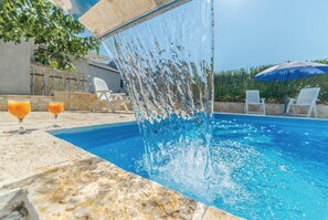 Pool - Beautiful apartment in Vrana with WiFi (Vrana)