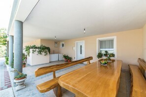 Outdoor dining - Awesome apartment in Vrana with swimming pool (Vrana)