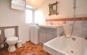 Combined shower/tub