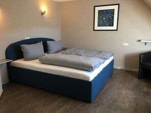 1 dormitorio, cuna de viaje, wifi y ropa de cama