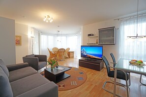 Unclassified image, 4 of 14, button