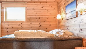 4 soverom, reiseseng for barn og internettilgang
