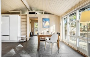 Dining - Beautiful home in ålbæk with sauna (Ålbæk)