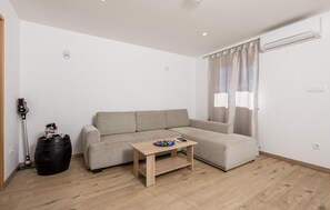 TV - 4 bedroom stunning home in Viskovo (Viskovo)