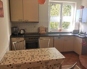 Kühlschrank, Ofen, Geschirrspüler