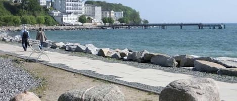 Tæt på stranden