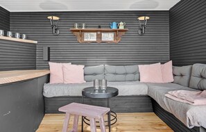 Interior - Gorgeous home in Ebeltoft with kitchen (Ebeltoft)