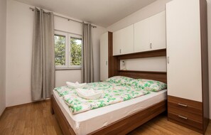 2 bedrooms, free WiFi, bed sheets