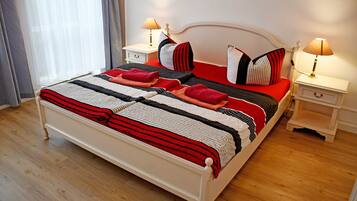 2 Schlafzimmer, Reisekinderbett, WLAN, Bettwäsche