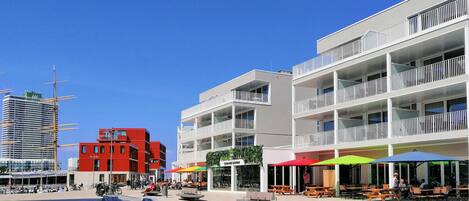 المنشأة من الخارج