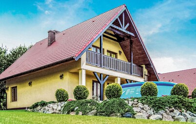 Lovely home in Malechowo with WiFi