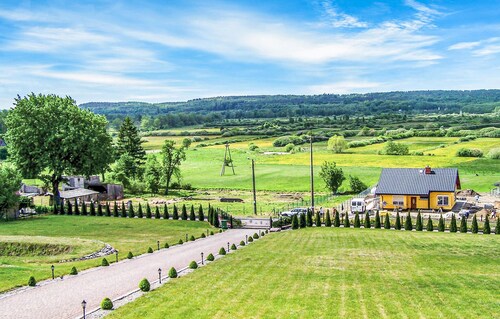 Lovely home in Malechowo with WiFi