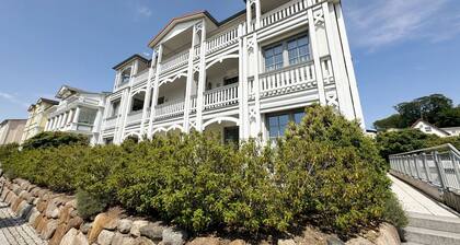 MR: Villa Annika Whg. 06 with south/west-facing balcony - Villa Annika Whg. 06 with